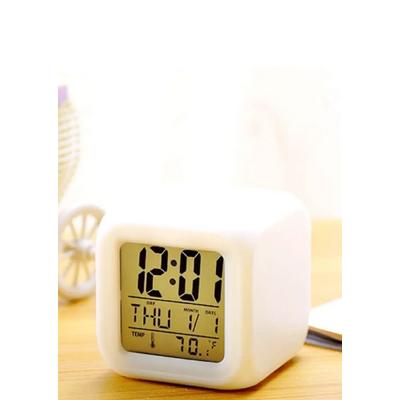 Dijital Küp 7 Renk Değiştiren Ev Ofis Masa Saati  Alarmlı Gece Lambası Takvim Termometre Çalar Saat
